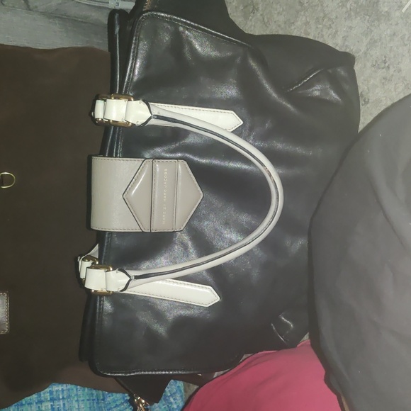 MARC BY MARC JACOBS FLIPPING OUT LARGE LAMBSKIN SATCHEL IN BLACK AND GREY - Picture 4 of 12